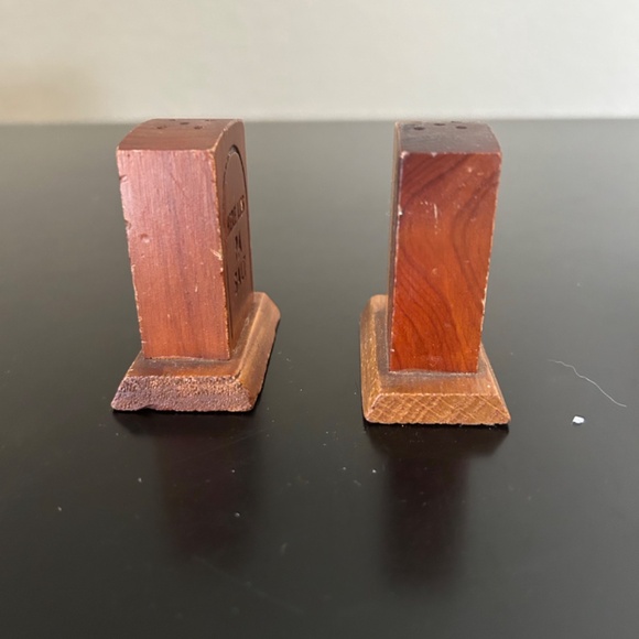 Grave Stone Salt and Pepper Shakers. - Picture 4 of 7